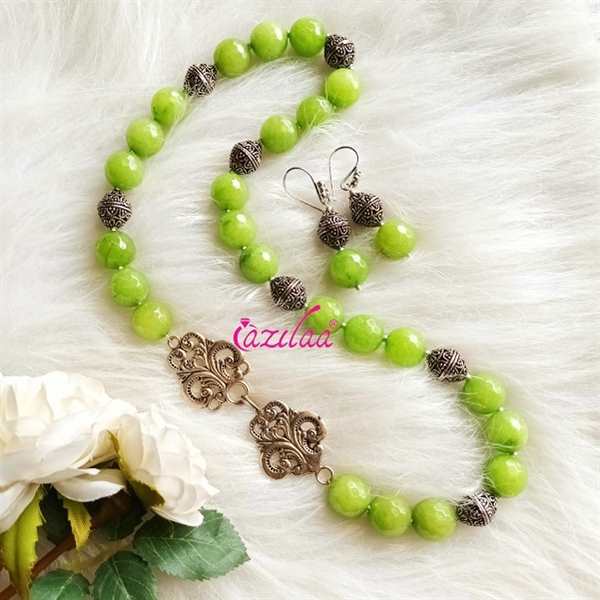 lime green bead necklace